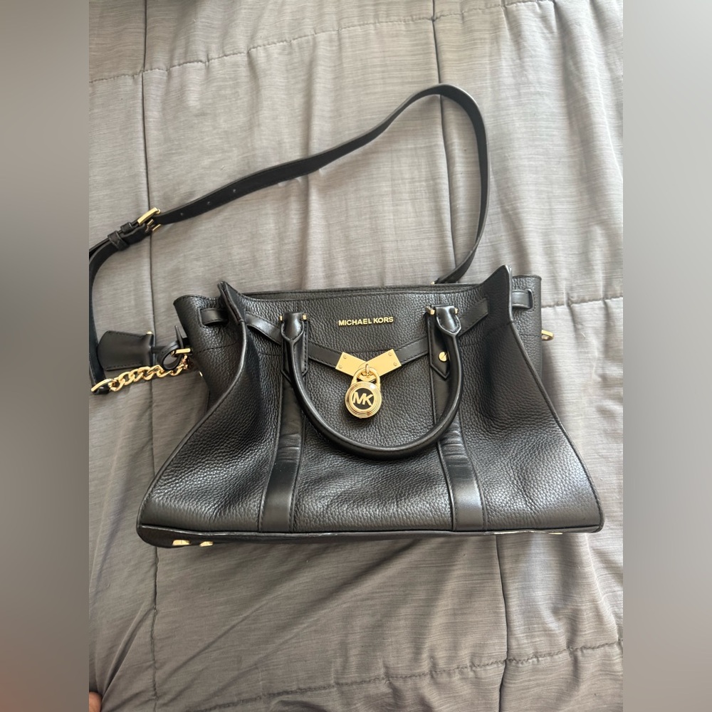 Used / good condition no dust bag Michael Kors Black Leather Women's Bag